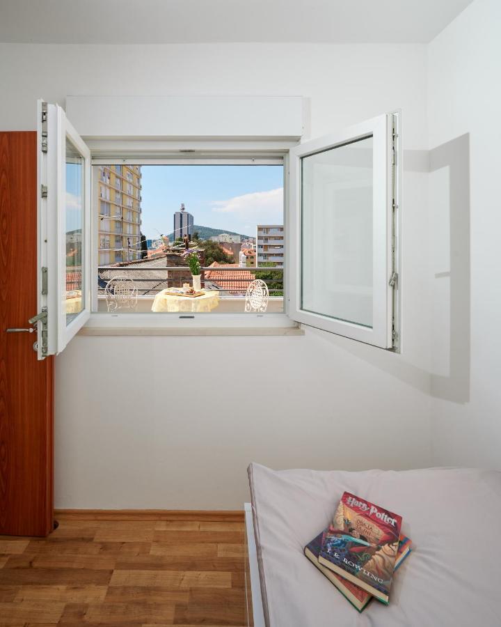 ספליט Modern & Spacious Rooftop Apartment With Natual Sunlight מראה חיצוני תמונה